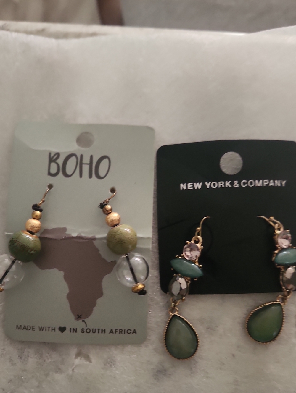 2 Pairs Green Dangle Earrings